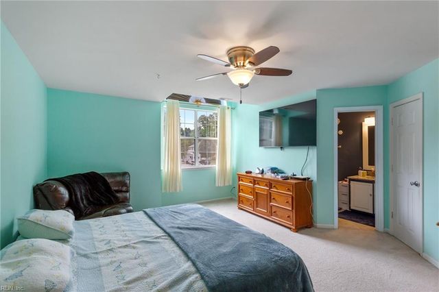 1 Travis CIR, Hampton, VA 23669