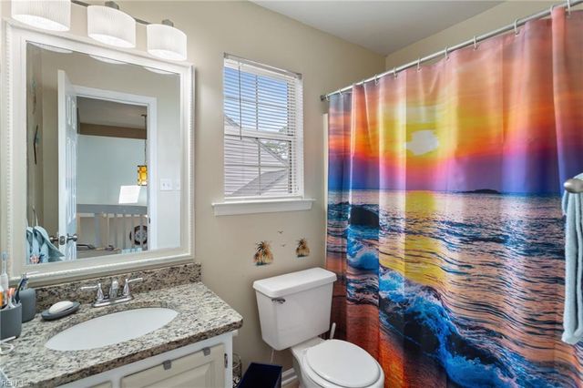 1 Travis CIR, Hampton, VA 23669