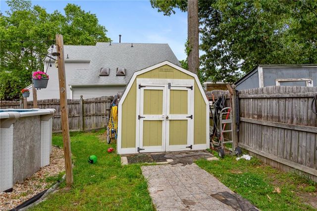 1 Travis CIR, Hampton, VA 23669