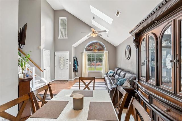 1 Travis CIR, Hampton, VA 23669