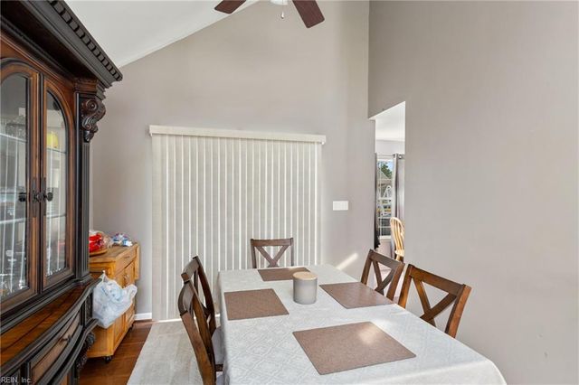 1 Travis CIR, Hampton, VA 23669