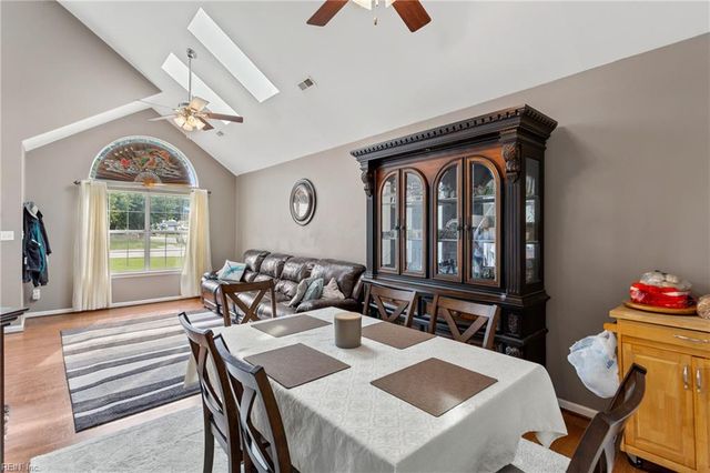 1 Travis CIR, Hampton, VA 23669