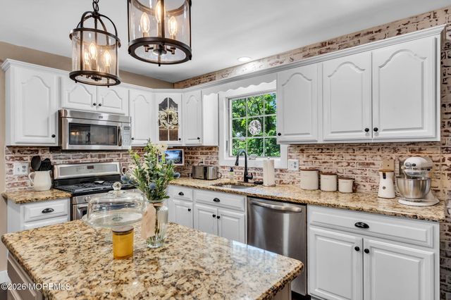 382 Wheaton Avenue, Bayville, NJ 08721