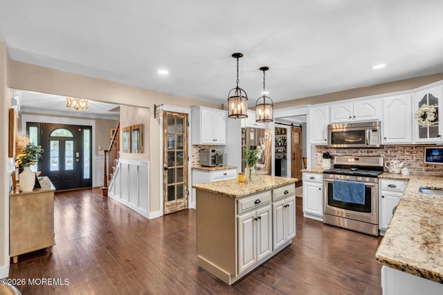 382 Wheaton Avenue, Bayville, NJ 08721