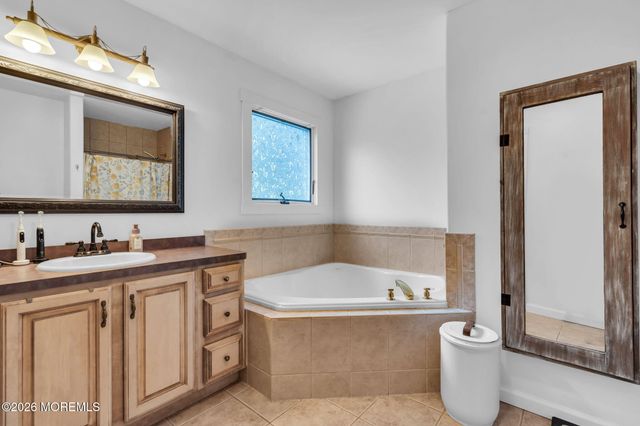 382 Wheaton Avenue, Bayville, NJ 08721