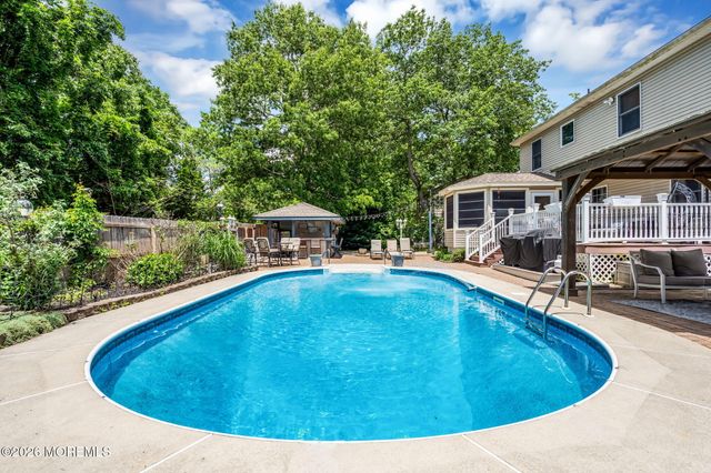 382 Wheaton Avenue, Bayville, NJ 08721