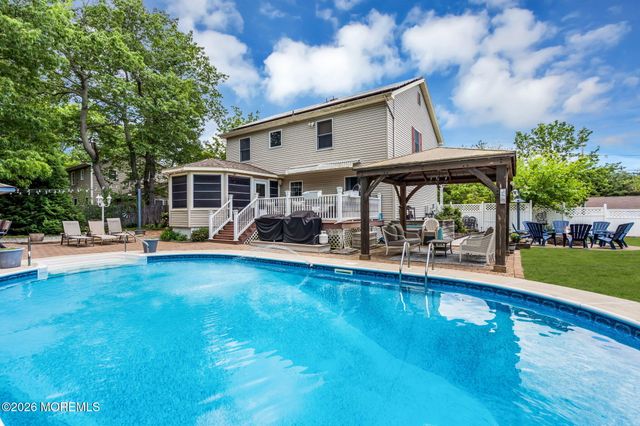 382 Wheaton Avenue, Bayville, NJ 08721