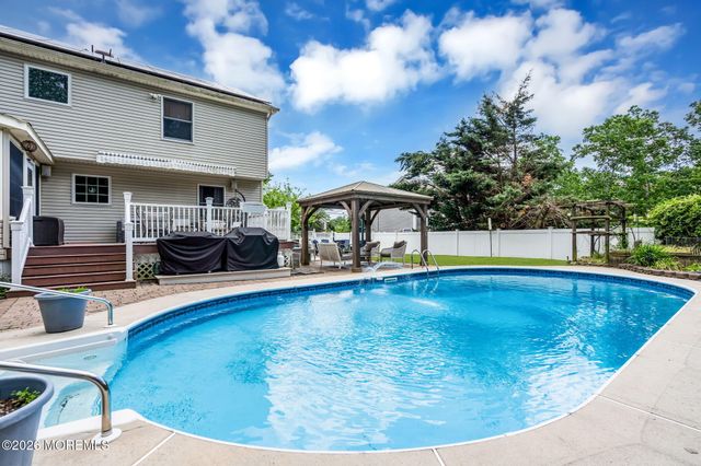 382 Wheaton Avenue, Bayville, NJ 08721