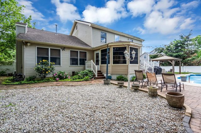 382 Wheaton Avenue, Bayville, NJ 08721