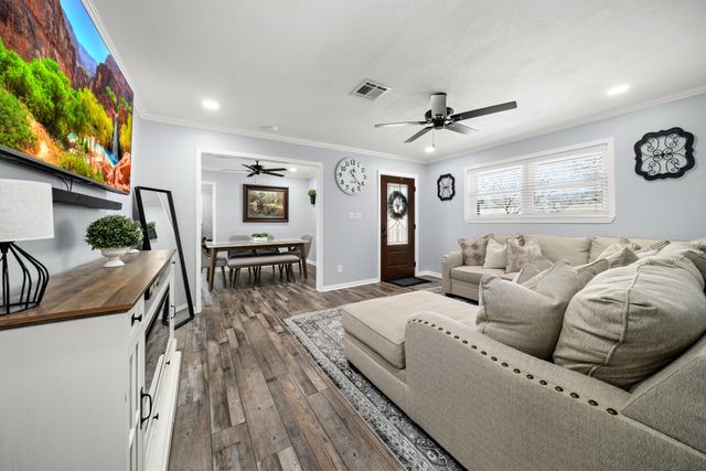 911 S Avenue M Avenue, Clifton, TX 76634