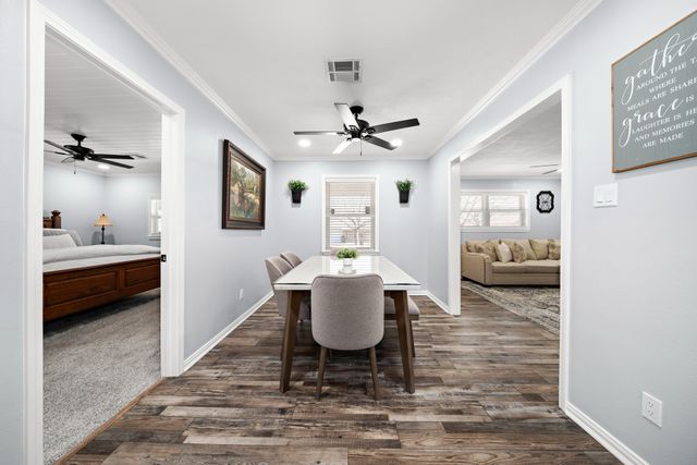 911 S Avenue M Avenue, Clifton, TX 76634