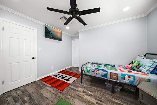 911 S Avenue M Avenue, Clifton, TX 76634