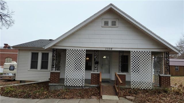 1108 Roosevelt Avenue, St Joseph, MO 64505