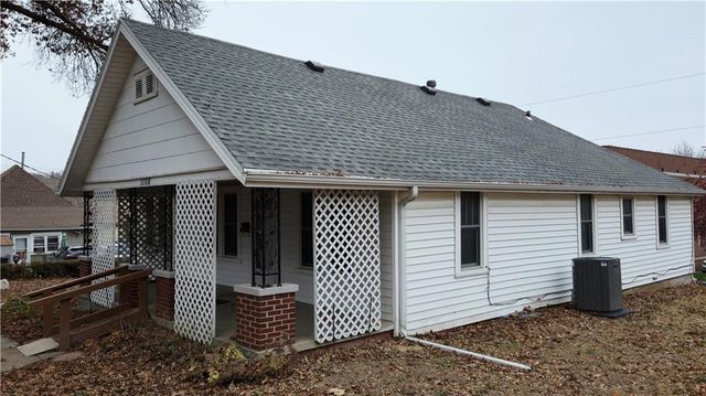 1108 Roosevelt Avenue, St Joseph, MO 64505