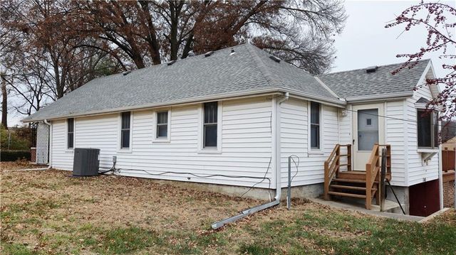 1108 Roosevelt Avenue, St Joseph, MO 64505