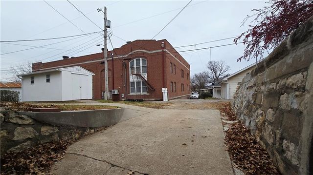 1108 Roosevelt Avenue, St Joseph, MO 64505