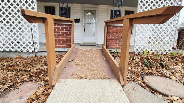 1108 Roosevelt Avenue, St Joseph, MO 64505