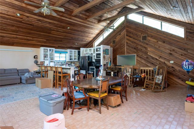 20300 Belair Drive, Huntsville, TX 77320
