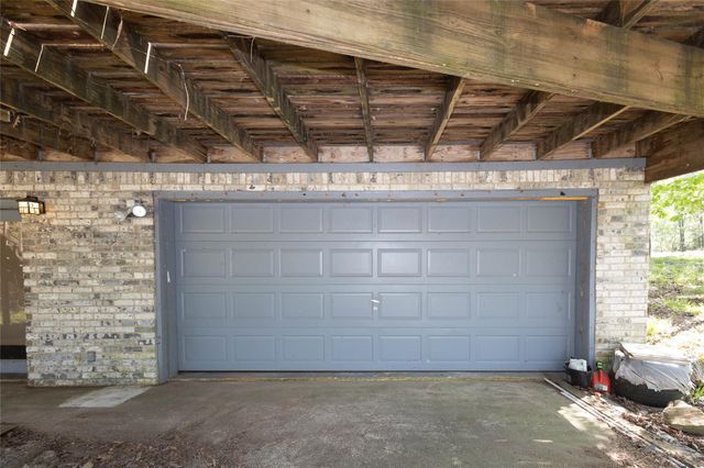 20300 Belair Drive, Huntsville, TX 77320