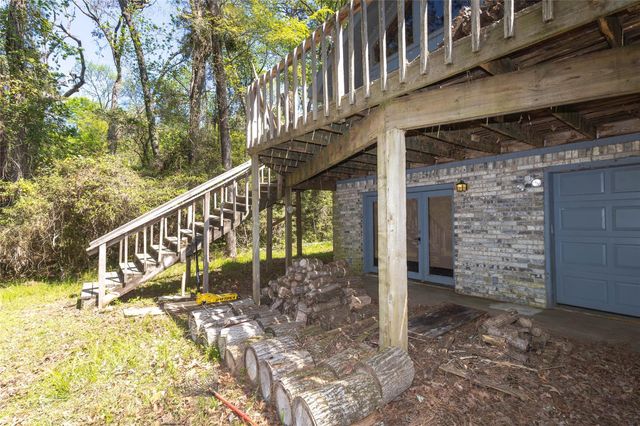 20300 Belair Drive, Huntsville, TX 77320