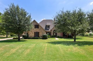 125 Silver Rose Boulevard, Burleson, TX 76028