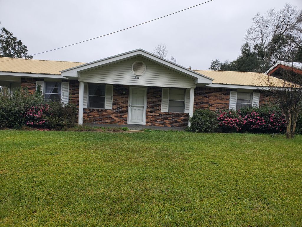 605 Barbara St, Deridder, LA 70634
