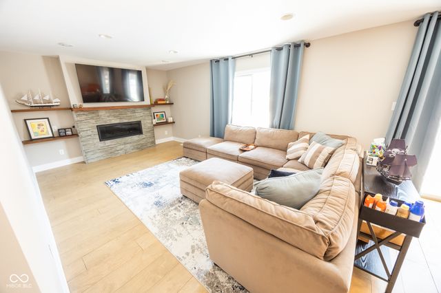 1055 Arroyo Road, Greenwood, IN 46143