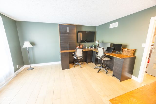 1055 Arroyo Road, Greenwood, IN 46143