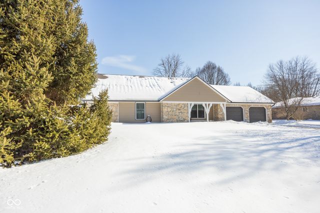 1055 Arroyo Road, Greenwood, IN 46143