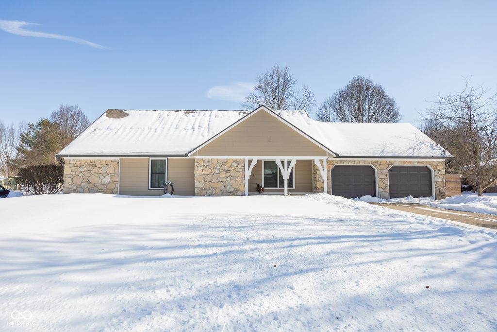 1055 Arroyo Road, Greenwood, IN 46143