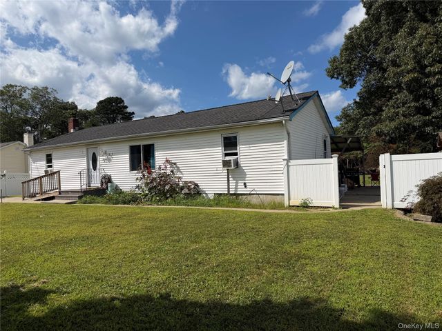 73 Michigan Avenue, Bay Shore, NY 11706