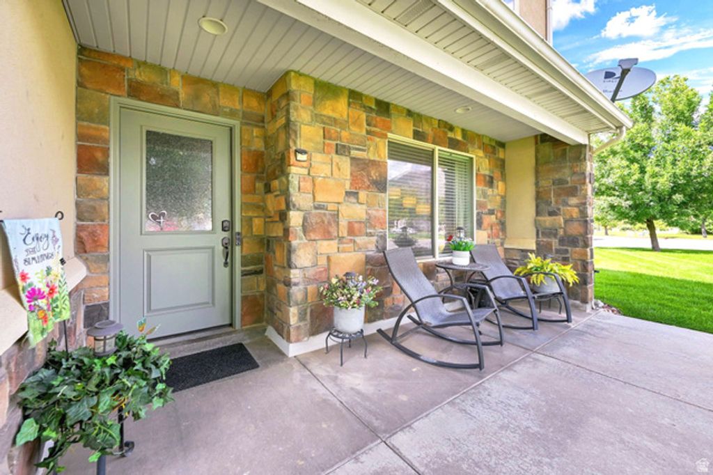 7477 S SANDALWOOD DR, South Weber, UT 84405 — photo 2