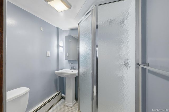 269 Oakland Valley Road, Cuddebackville, NY 12729