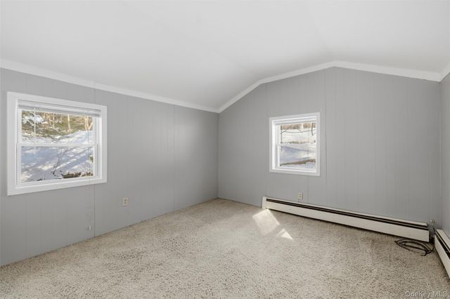 269 Oakland Valley Road, Cuddebackville, NY 12729