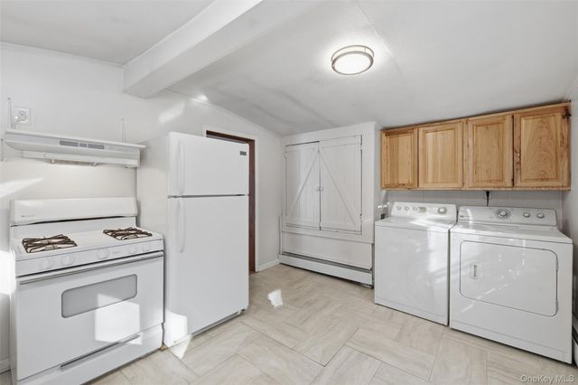 269 Oakland Valley Road, Cuddebackville, NY 12729