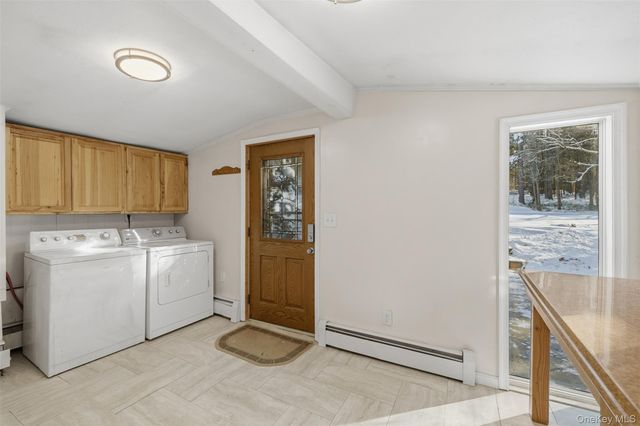 269 Oakland Valley Road, Cuddebackville, NY 12729