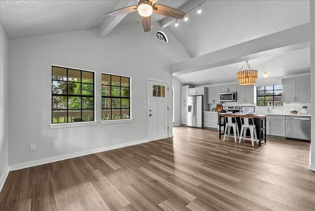 310 Lakeside Drive, Kemah, TX 77565