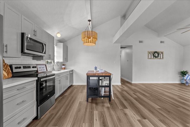 310 Lakeside Drive, Kemah, TX 77565
