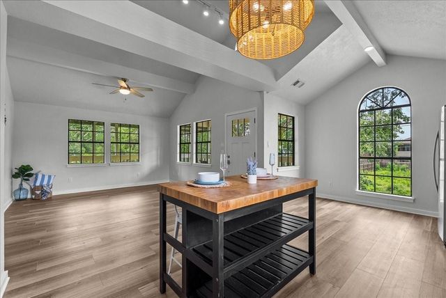 310 Lakeside Drive, Kemah, TX 77565