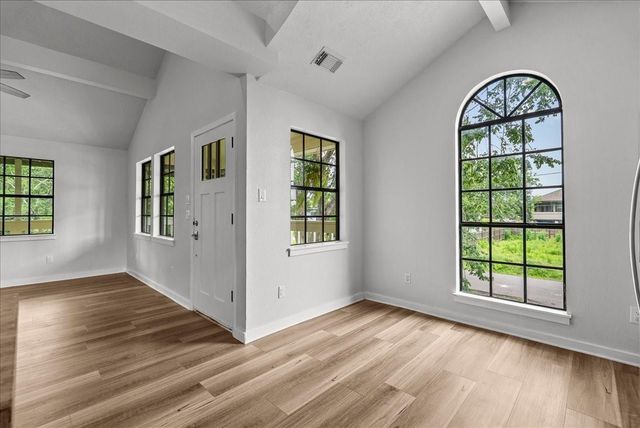 310 Lakeside Drive, Kemah, TX 77565
