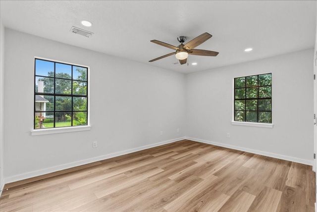 310 Lakeside Drive, Kemah, TX 77565