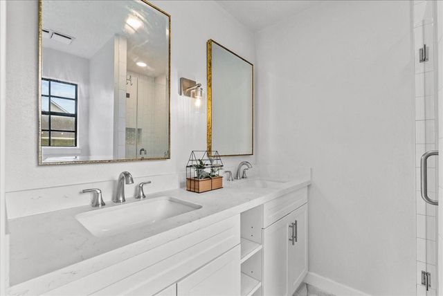 310 Lakeside Drive, Kemah, TX 77565