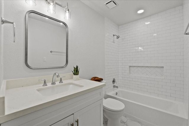 310 Lakeside Drive, Kemah, TX 77565
