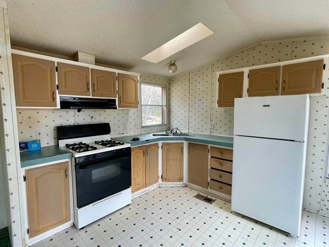 62 Maple Tree Lane, Concord, VT 05824