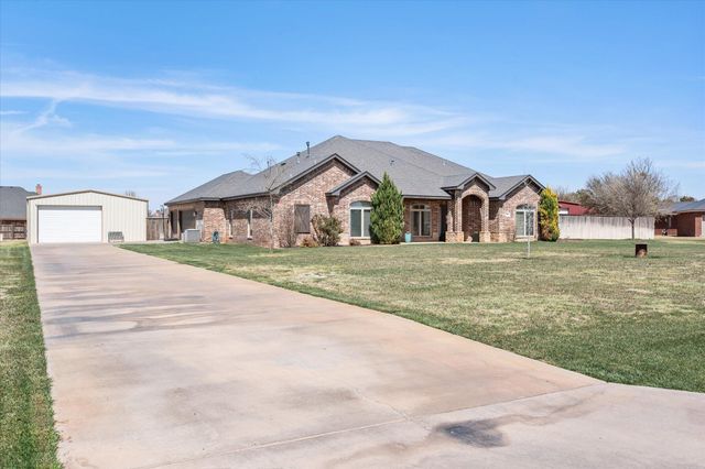 8906 153rd Street, Wolfforth, TX 79382