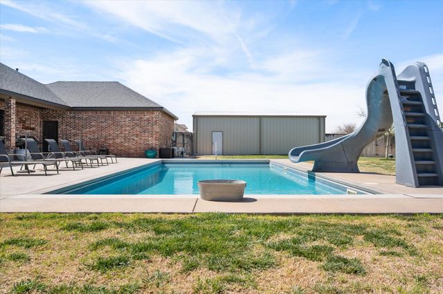 8906 153rd Street, Wolfforth, TX 79382