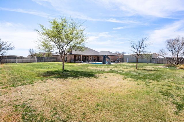 8906 153rd Street, Wolfforth, TX 79382