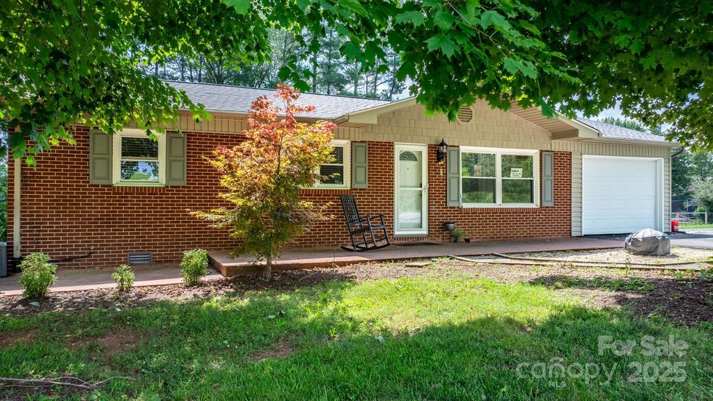 309 Sheldon Street, Hudson, NC 28638