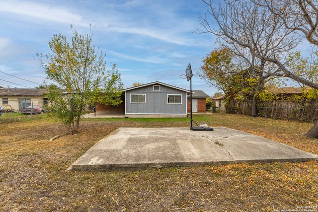 7235 Westlyn Dr, San Antonio, TX 78227