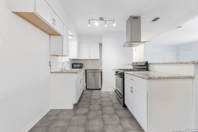 7235 Westlyn Dr, San Antonio, TX 78227